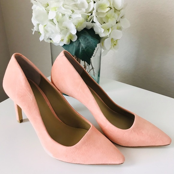 Ann Taylor “Kylie” Suede Pump - Picture 3 of 8